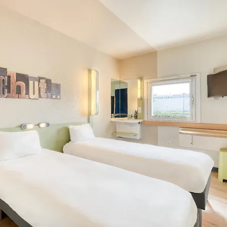 凡尔赛宜必思快捷酒店 - 2* 特拉普