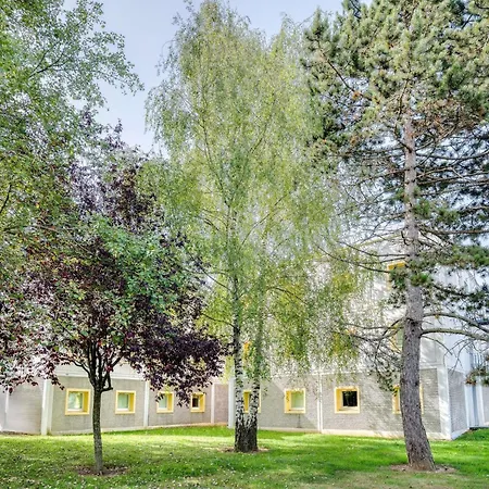 凡尔赛宜必思快捷酒店 - 特拉普