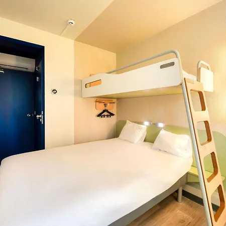 凡尔赛宜必思快捷酒店 - 特拉普