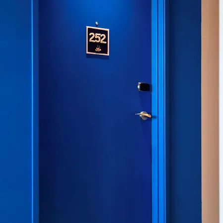 凡尔赛宜必思快捷酒店 - 2*