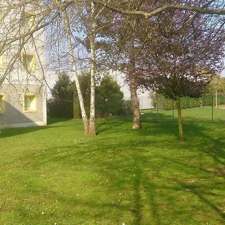 凡尔赛宜必思快捷酒店 - 酒店 2*