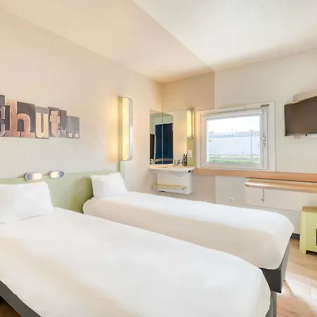 Отель Ibis Budget Versailles -