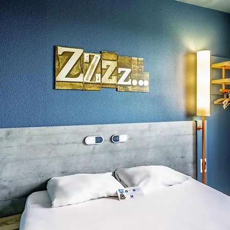 Отель Ibis Budget Versailles - Трап